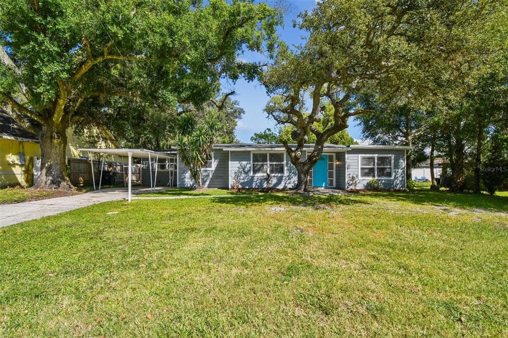 1507 W LE COMPTE DRIVE TAMPA, FL 33604