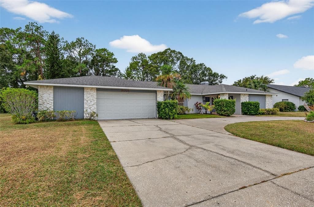 2001 N GOLFVIEW DRIVE