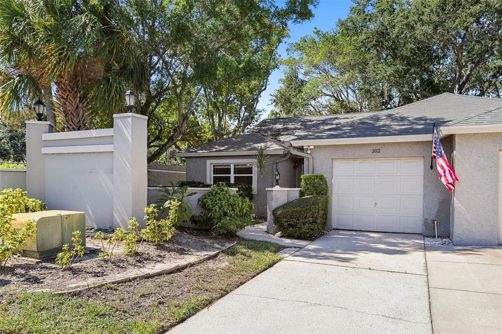 102 STEEPLECHASE LANE PALM HARBOR, FL 34684