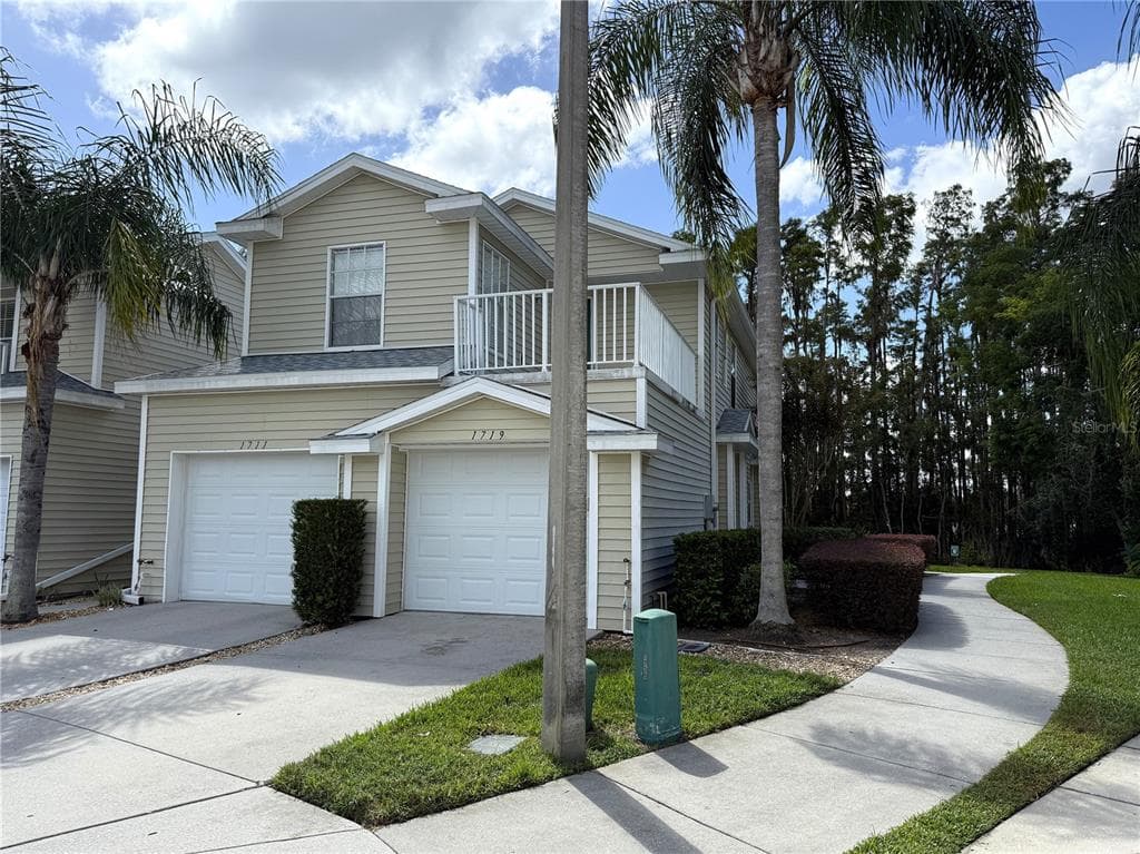 1719 HAMMOCKS AVENUE LUTZ, FL 33549
