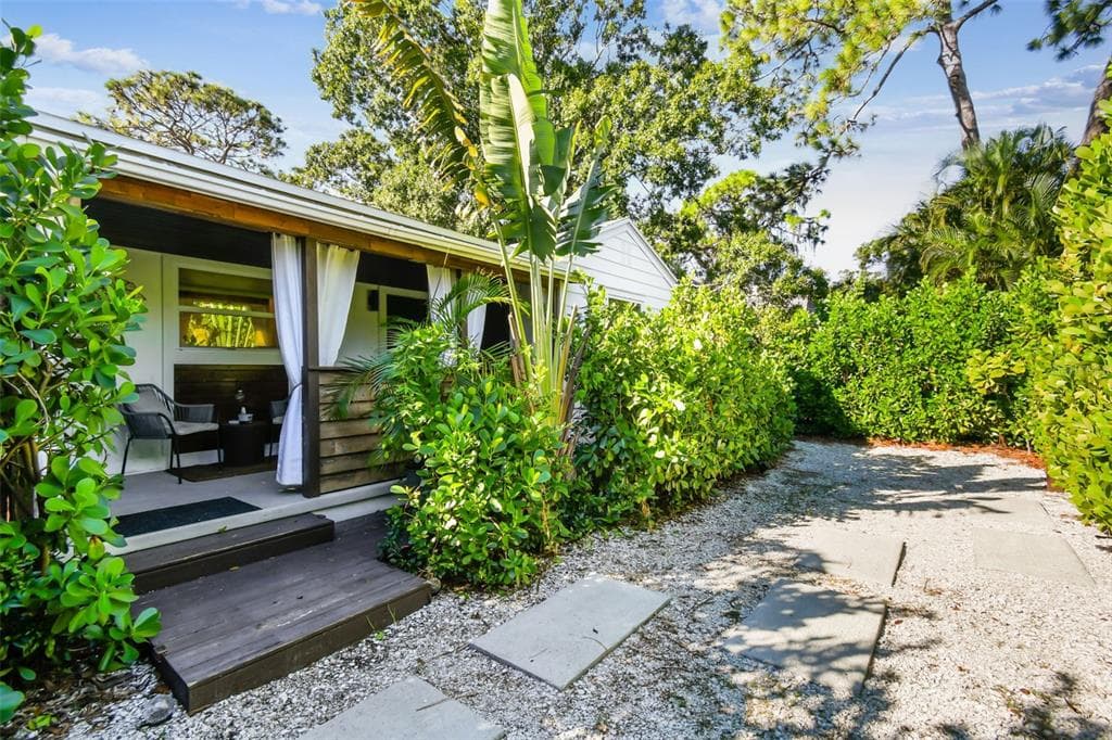 4636 3RD AVENUE S ST PETERSBURG, FL 33711