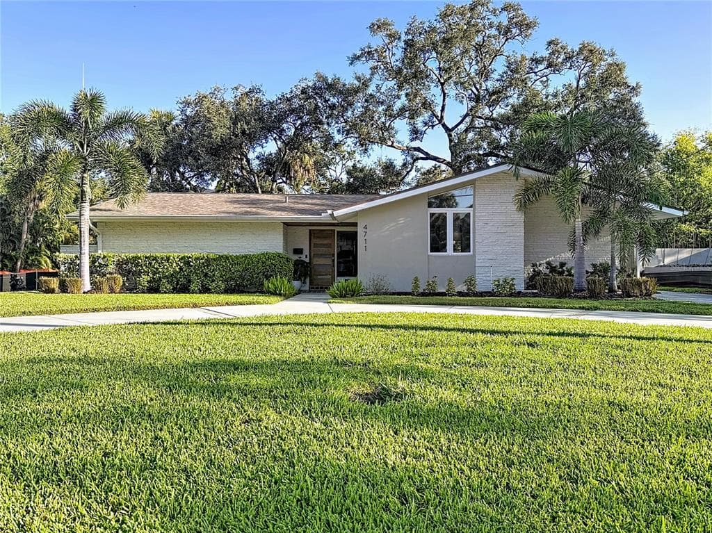 4711 W ESTRELLA STREET TAMPA, FL 33629