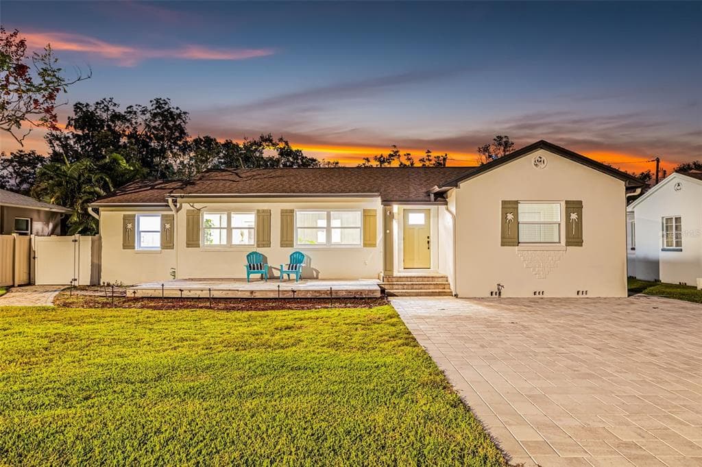 533 34TH AVENUE NE ST PETERSBURG, FL 33704