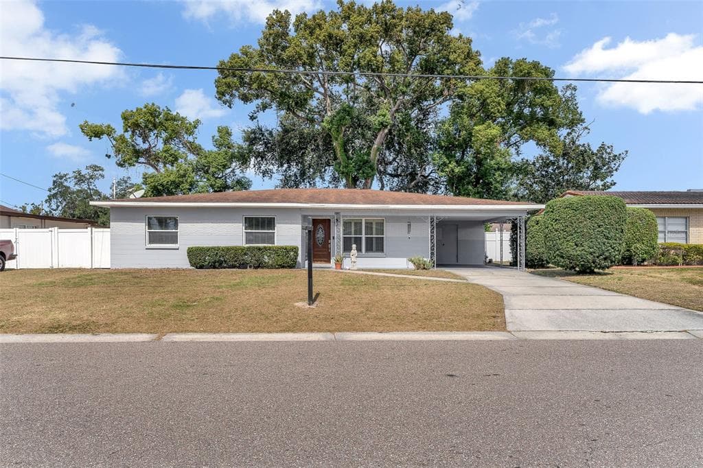 3125 W HENRY AVENUE TAMPA, FL 33614