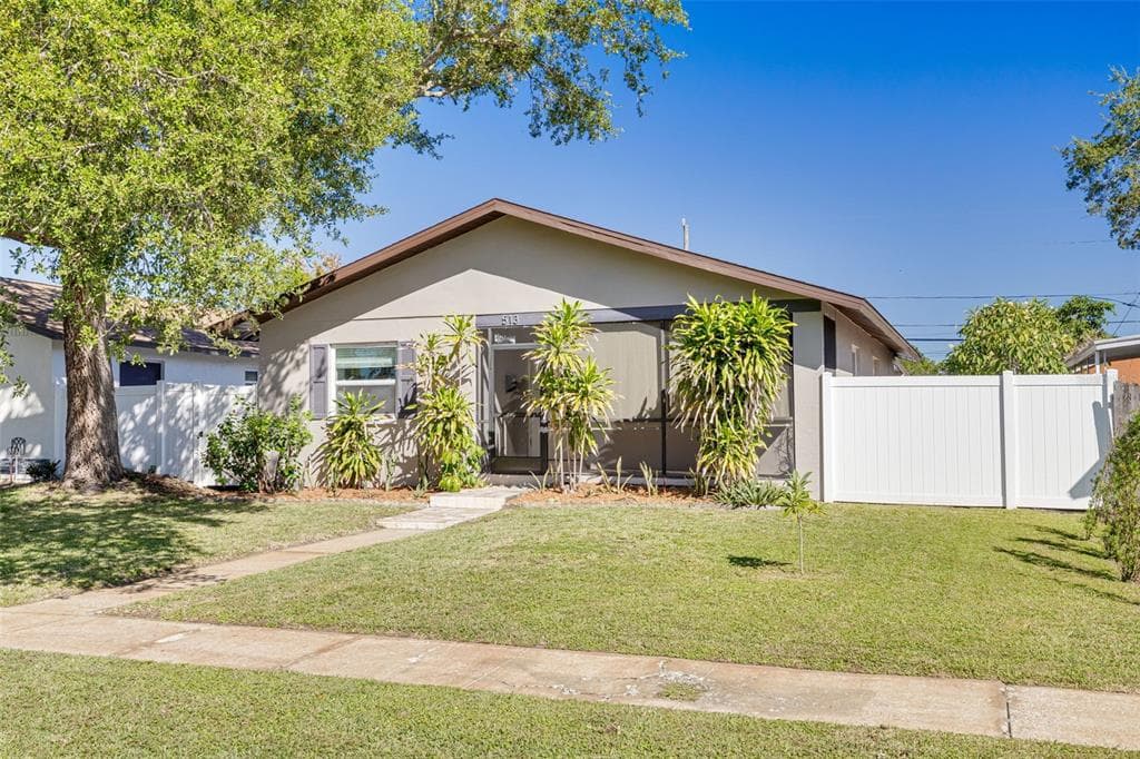 513 89TH AVENUE N ST PETERSBURG, FL 33702