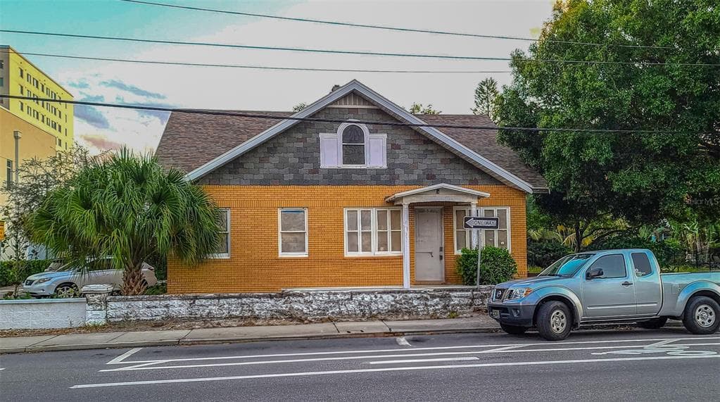 852 4TH AVENUE N ST PETERSBURG, FL 33701