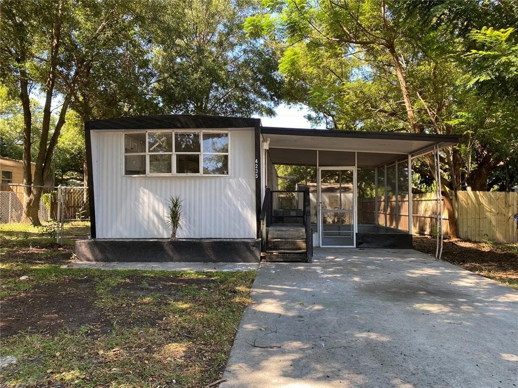 4235 MEMPHIS AVENUE NEW PORT RICHEY, FL 34652