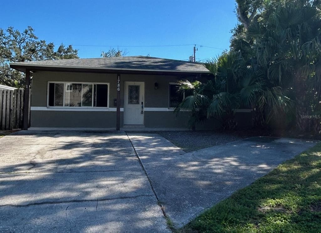 1786 NEVADA AVENUE NE ST PETERSBURG, FL 33703