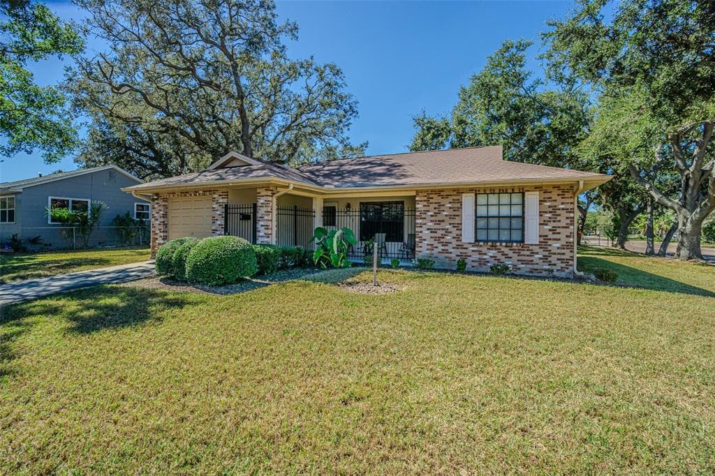 4300 18TH AVENUE S ST PETERSBURG, FL 33711