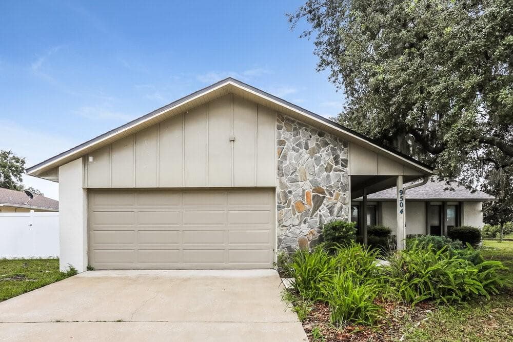 9504 LAKE DOUGLAS PLACE ORLANDO, FL 32817