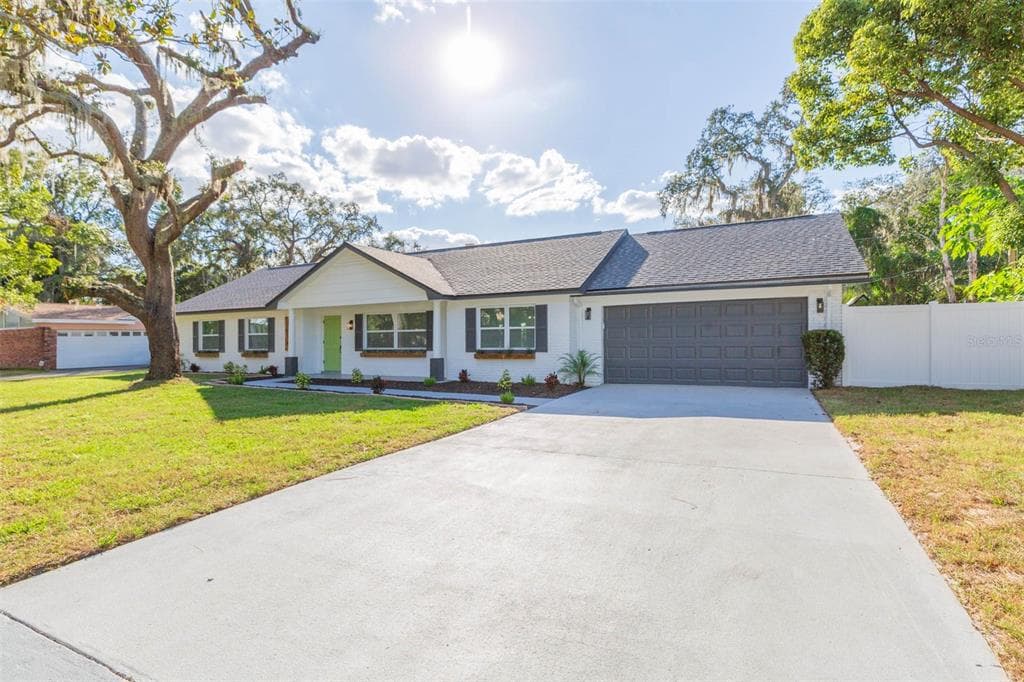 713 GRAND CIRCLE TEMPLE TERRACE, FL 33617