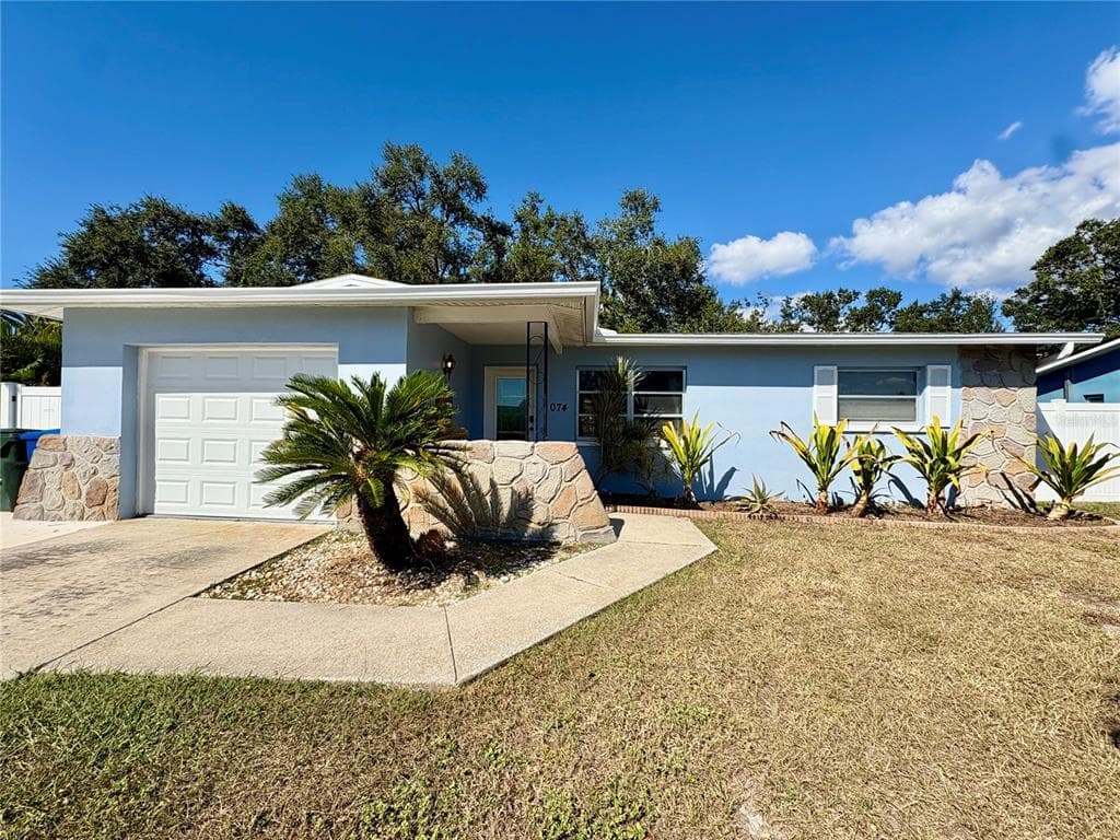 1074 WOODBROOK DRIVE S LARGO, FL 33770