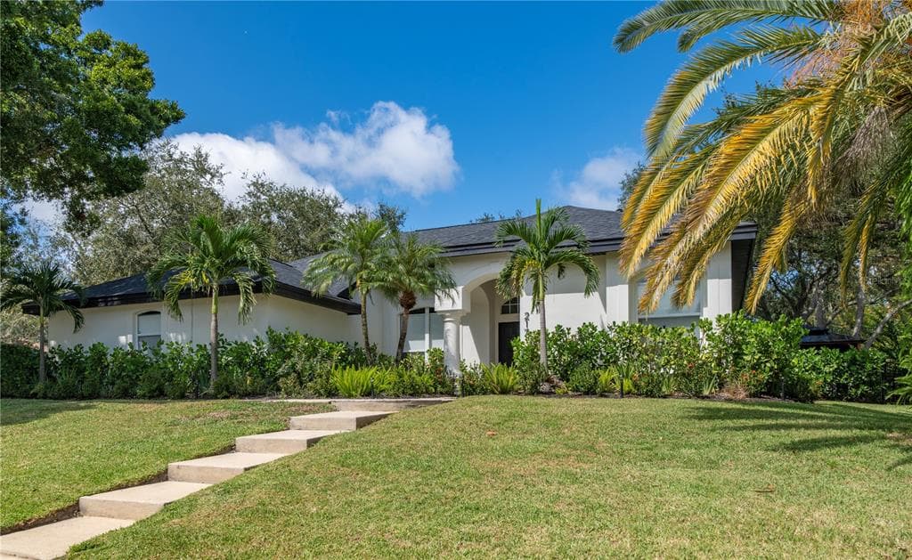 217 HIGHLAND WOODS DRIVE
