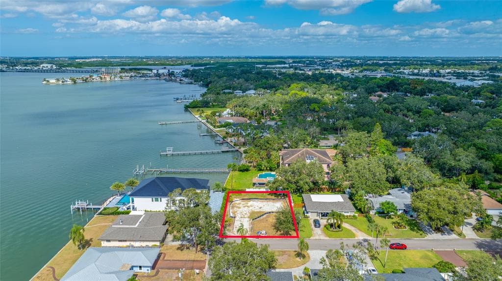 8297 33RD AVENUE N ST PETERSBURG, FL 33710