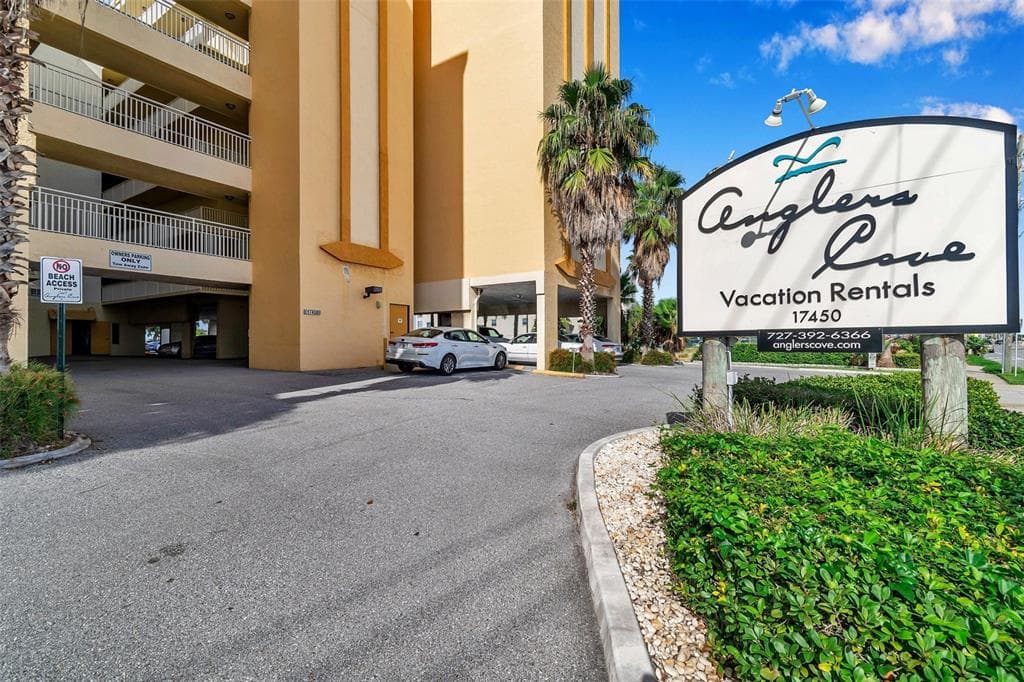 17450 GULF BOULEVARD UNIT 306 REDINGTON SHORES, FL 33708