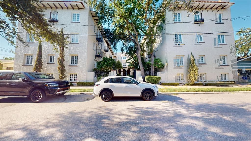 2117 W DEKLE AVENUE UNIT E2 TAMPA, FL 33606
