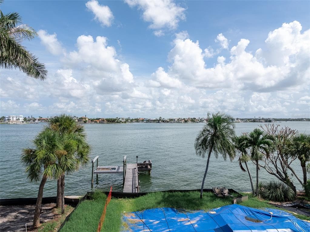 2 PARADISE LANE TREASURE ISLAND, FL 33706