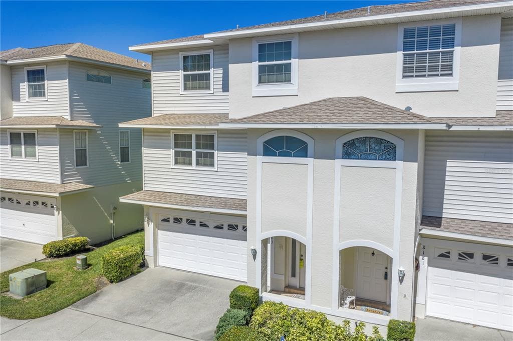 8183 EAGLES PARK DRIVE N ST PETERSBURG, FL 33709