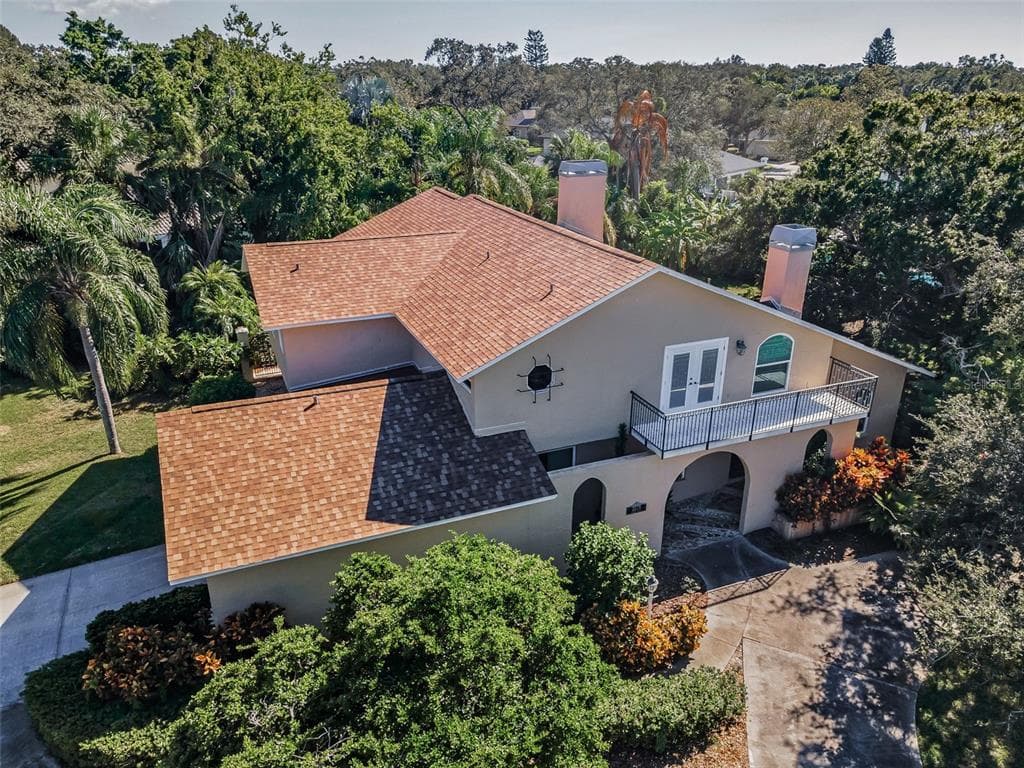2275 KINGS POINT DRIVE LARGO, FL 33774