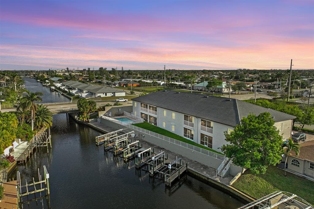 403 SW 47TH TERRACE UNIT 203 CAPE CORAL, FL 33914