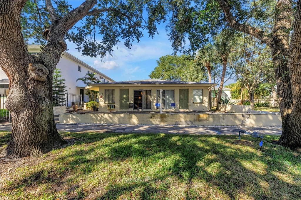135 6TH AVENUE N ST PETERSBURG, FL 33701