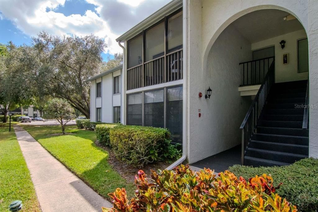 1258 PINE RIDGE CIRCLE W UNIT G1 TARPON SPRINGS, FL 34688