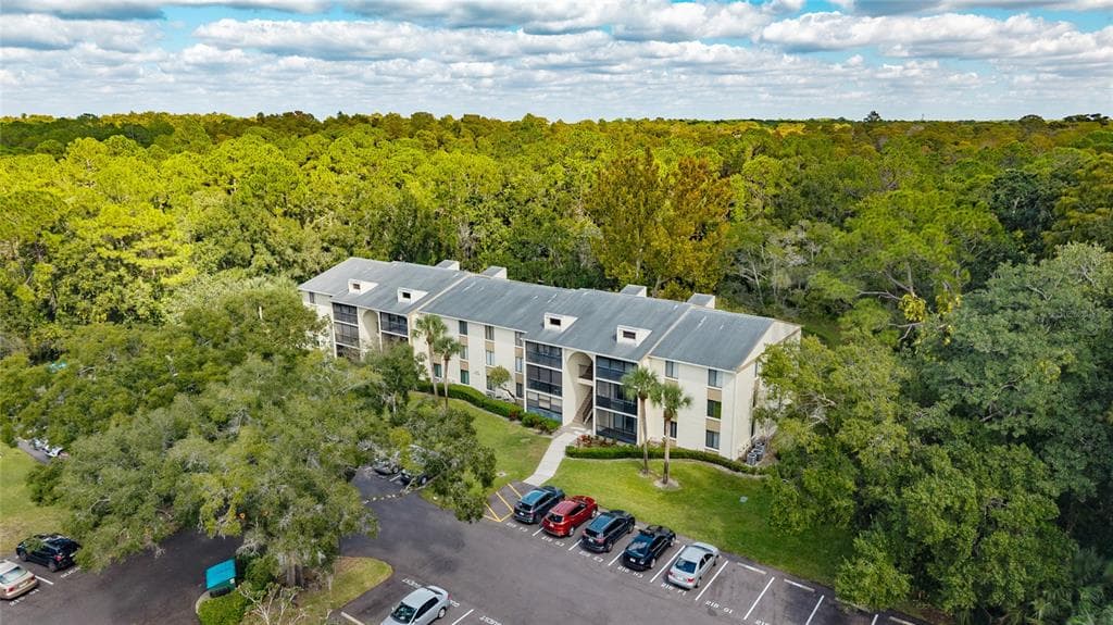 3232 LAKE PINE WAY E UNIT F2 TARPON SPRINGS, FL 34688
