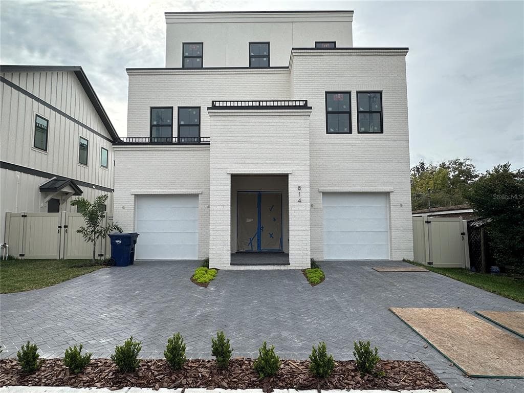 814 W BRADDOCK STREET TAMPA, FL 33603