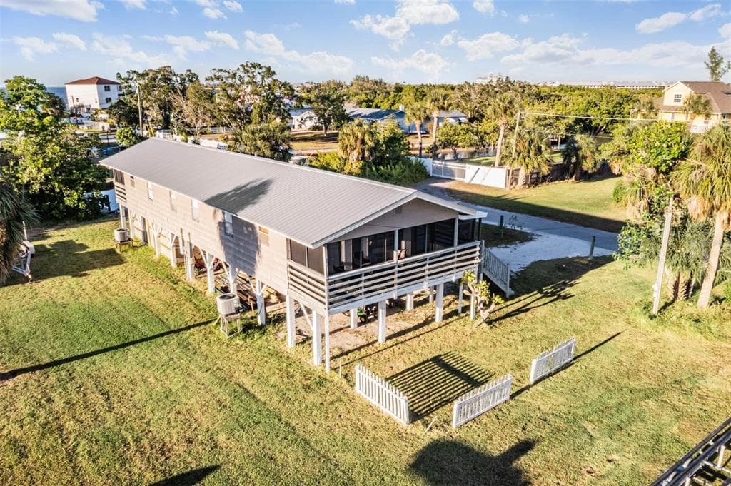 208 S CANAL STREET RUSKIN, FL 33570