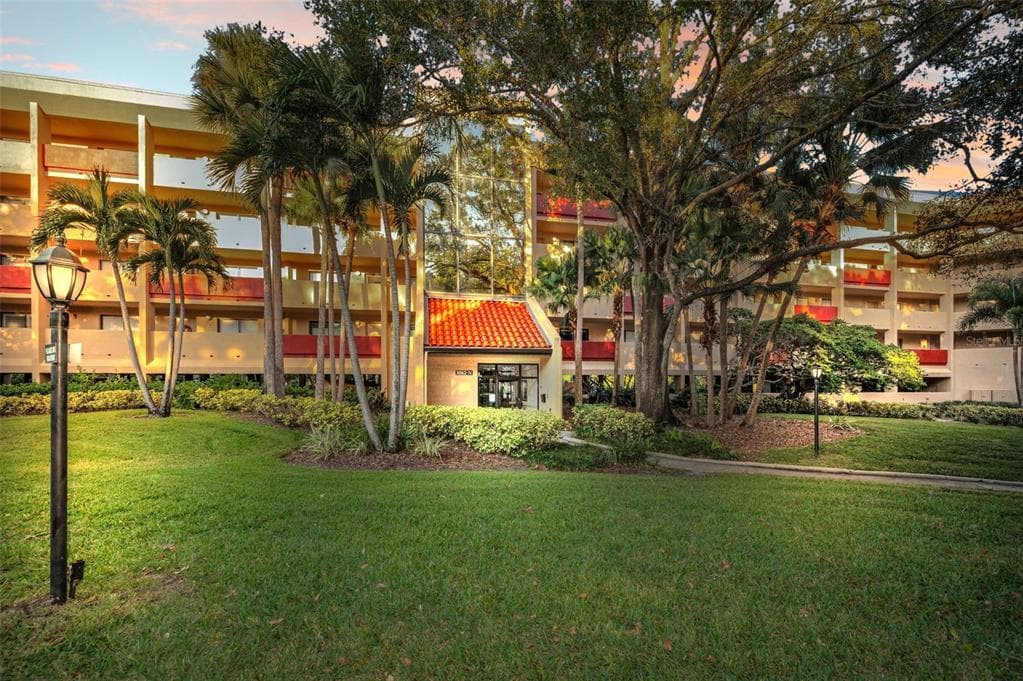 3062 EASTLAND BOULEVARD UNIT 105 CLEARWATER, FL 33761