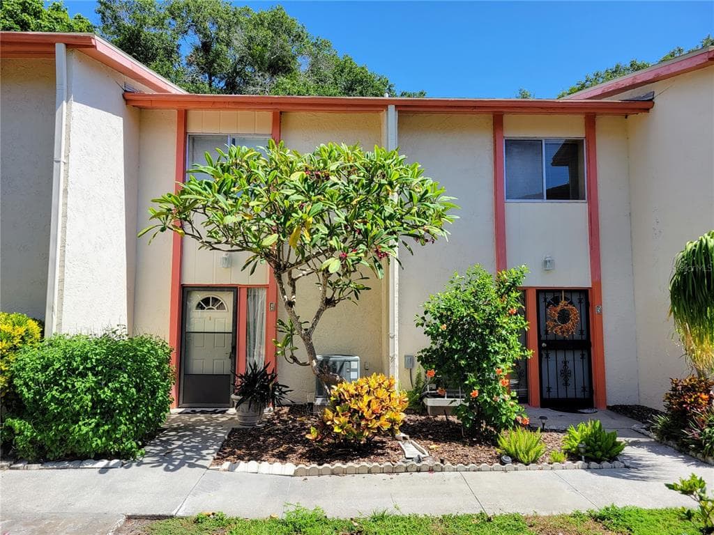 1635 58TH TERRACE S UNIT 4 ST PETERSBURG, FL 33712