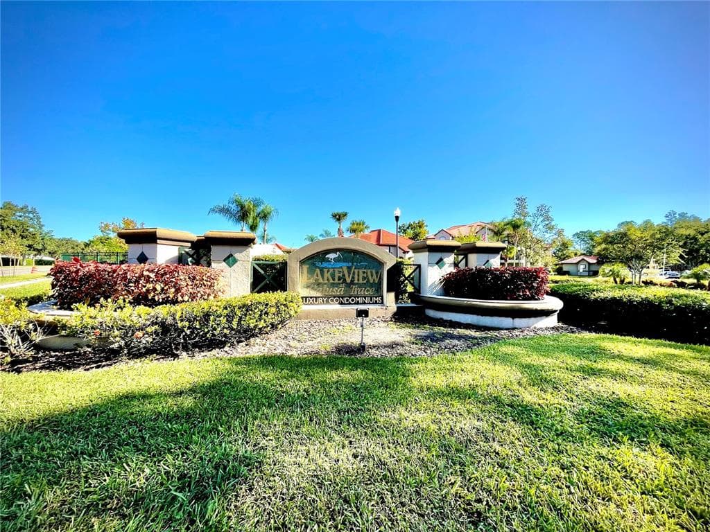 18106 PEREGRINES PERCH PLACE UNIT 5205 LUTZ, FL 33558