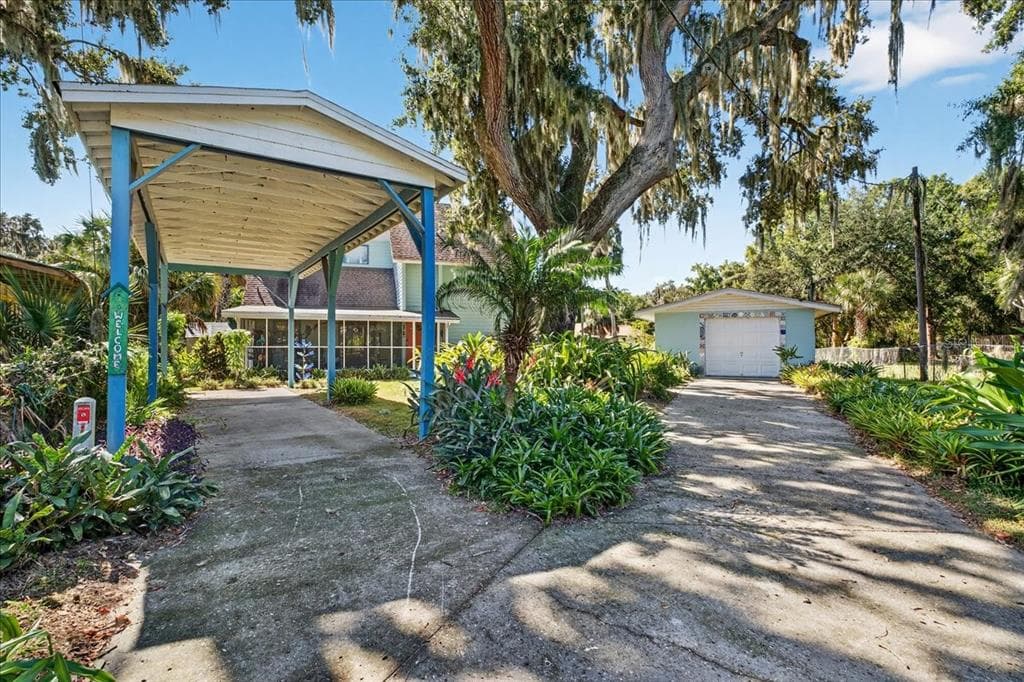 5268 VALENCIA STREET LAKE WALES, FL 33898