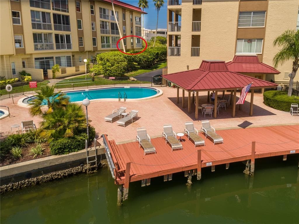105 ISLAND WAY UNIT 121