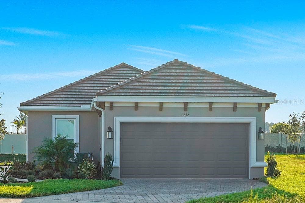 3832 CONSOLARE COURT WESLEY CHAPEL, FL 33543