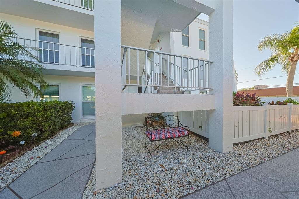 1655 S HIGHLAND AVENUE UNIT J295 CLEARWATER, FL 33756