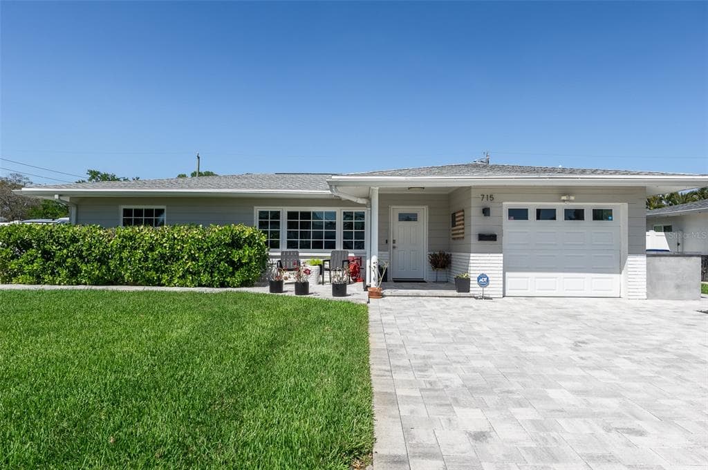 715 44TH AVENUE NE ST PETERSBURG, FL 33703