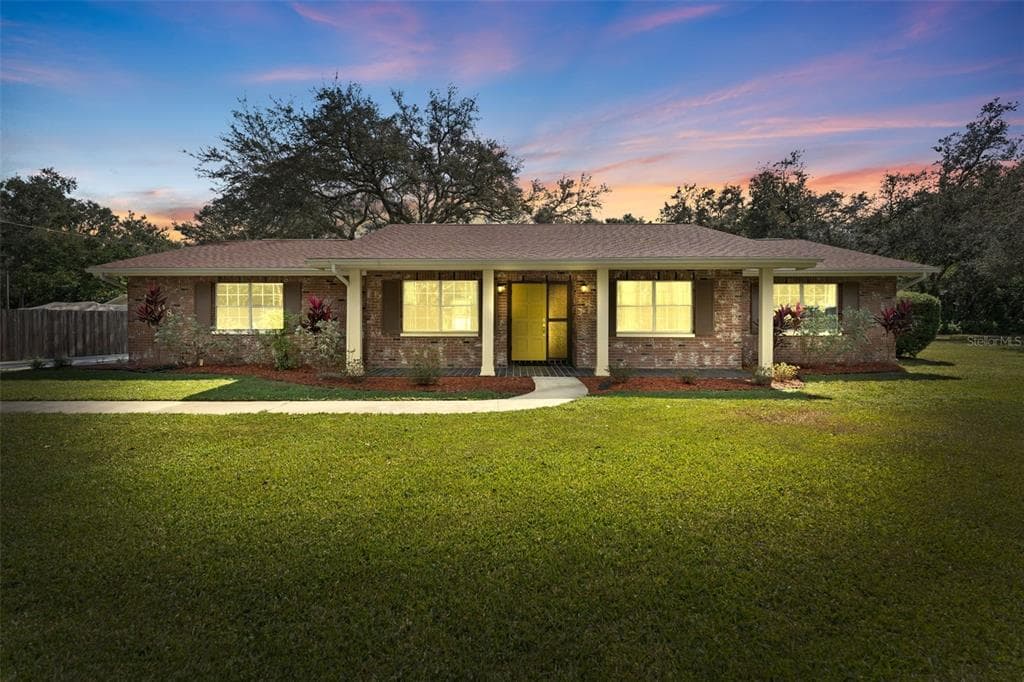 1908 N VILLAGE AVENUE TAMPA, FL 33612