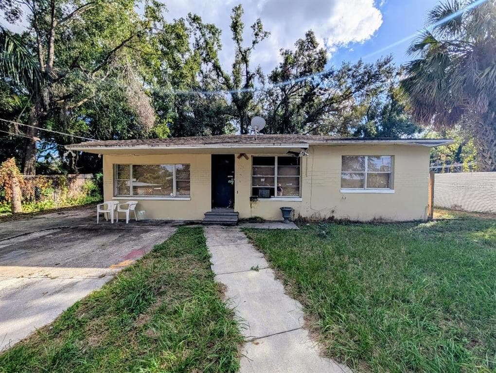 303 E HOLLYWOOD STREET TAMPA, FL 33604