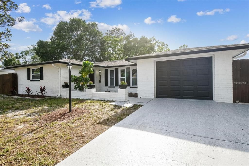 11211 MEADOW DRIVE PORT RICHEY, FL 34668