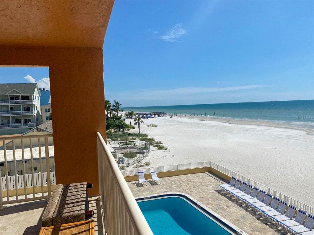 18610 GULF BOULEVARD UNIT 203 INDIAN SHORES, FL 33785