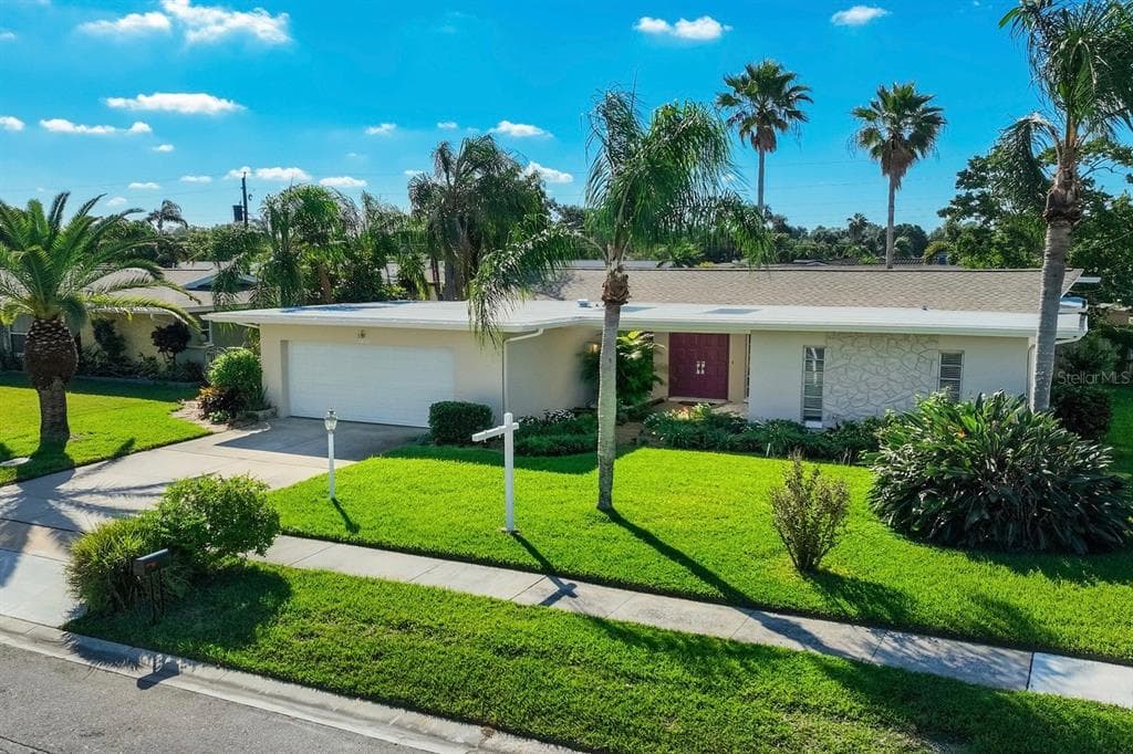 13850 SUNSET DRIVE LARGO, FL 33774