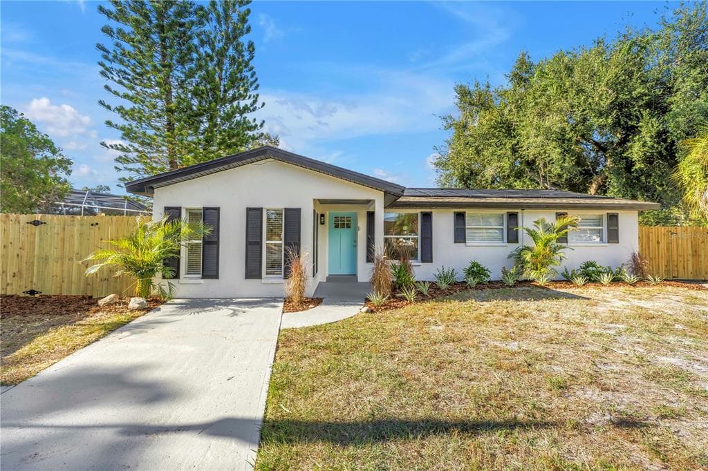 9085 LEISURE LANE N