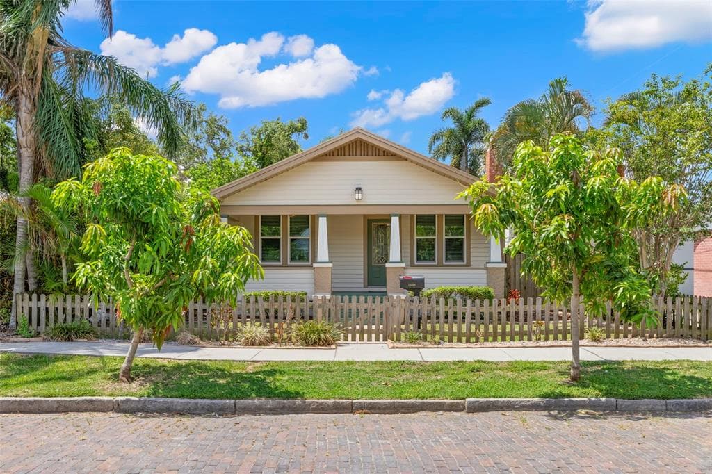 1530 21ST AVENUE N ST PETERSBURG, FL 33704