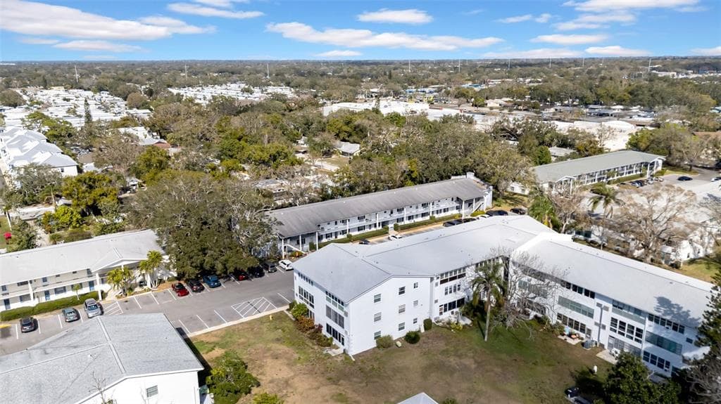 300 GLENNES LANE UNIT 203 DUNEDIN, FL 34698