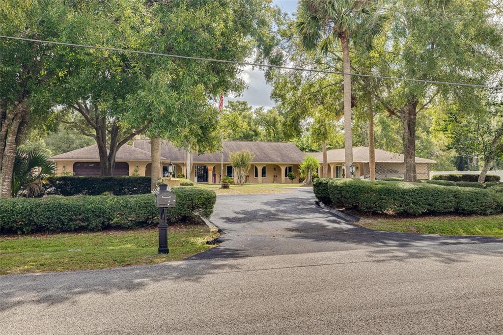 1868 OVERVIEW DRIVE NEW PORT RICHEY, FL 34655