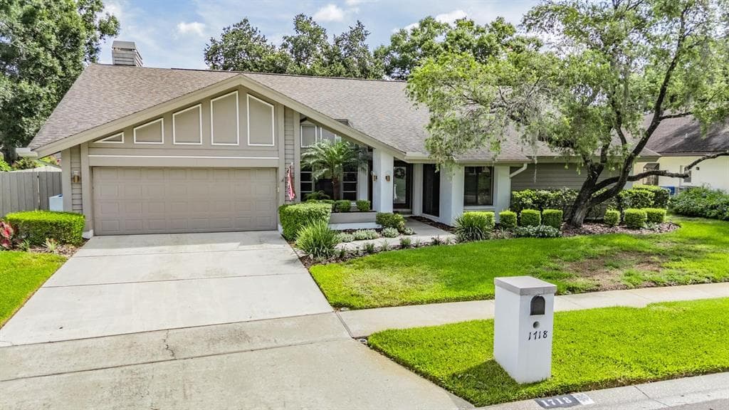 1718 MAGDALENE MANOR DRIVE TAMPA, FL 33613