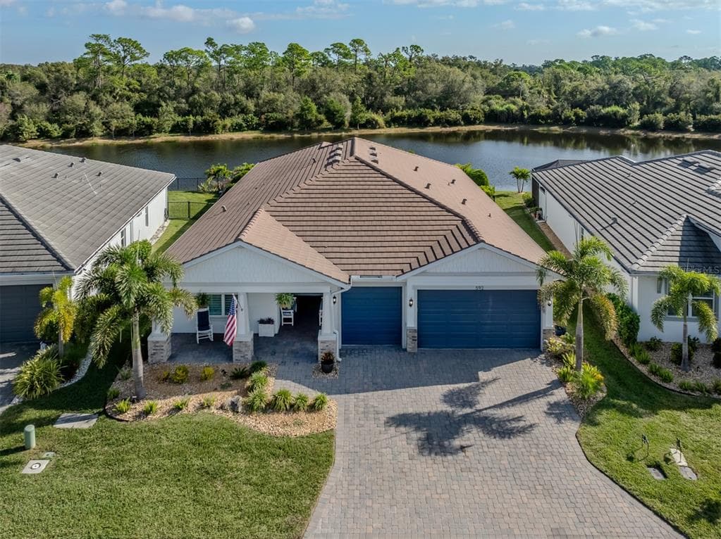 592 MISTIFLOWER CIRCLE NOKOMIS, FL 34275