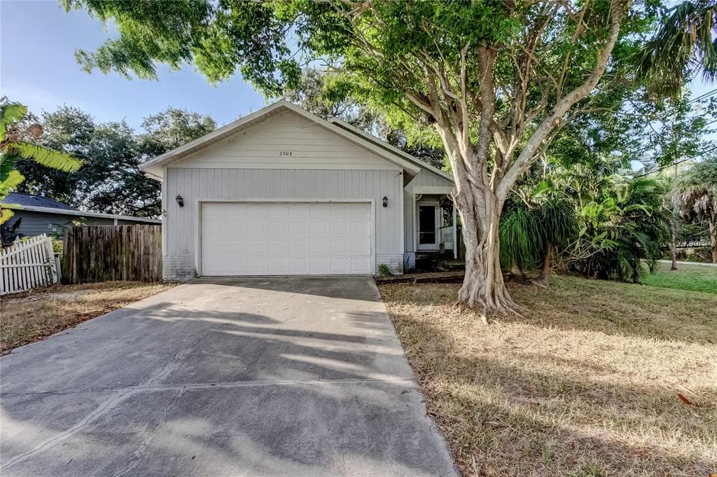 2908 WILLIAMSBURG STREET SARASOTA, FL 34231