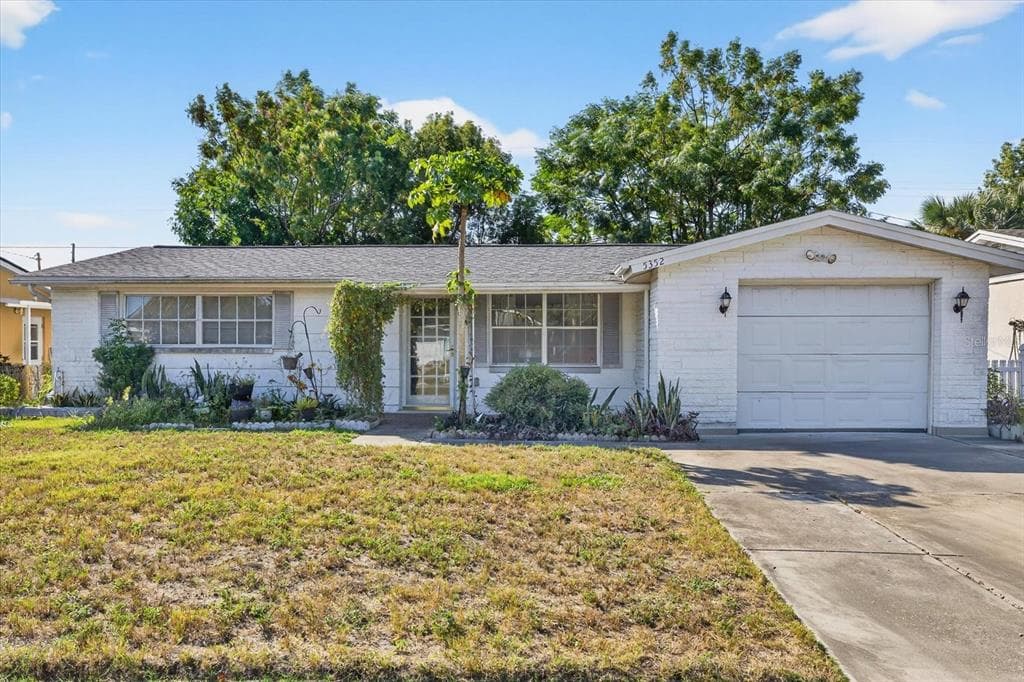 5352 MOSAIC DRIVE HOLIDAY, FL 34690